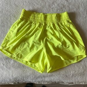Crazy yoga 
Short 
Lime green 
Never worn brand new
Size S